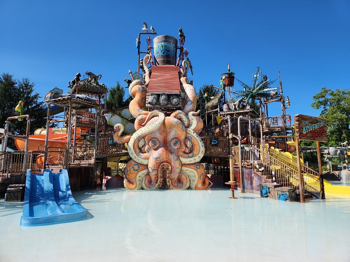 Zoombezi Bay wave pool